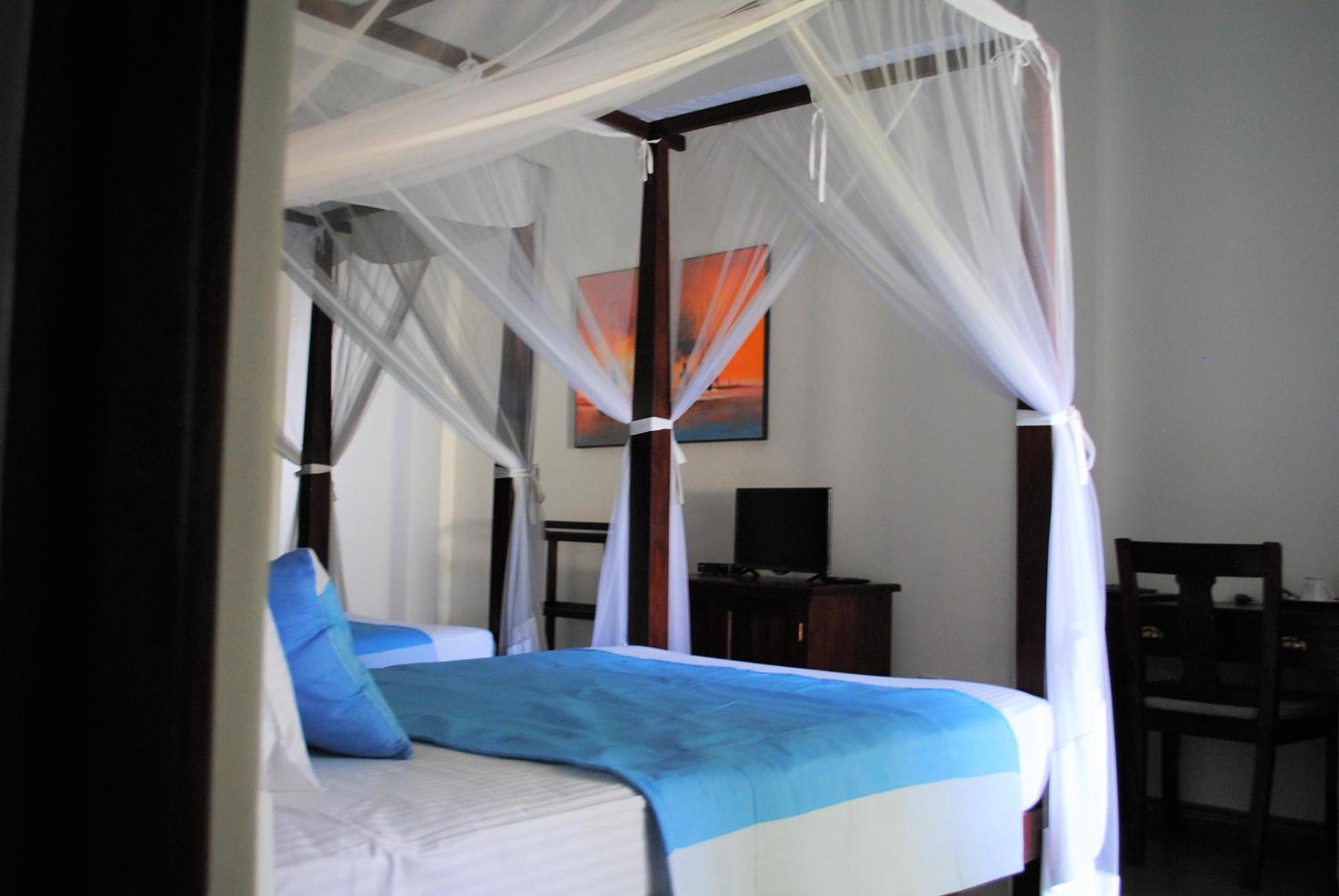 Boutique Villa Shanthi Hikkaduwa Room photo
